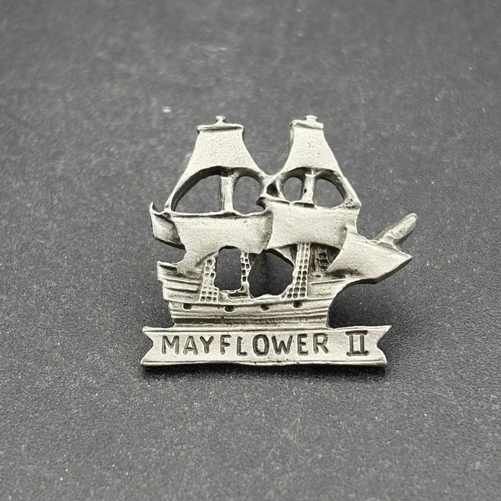 Mayflower II Ship‎ Silver Tone Lapel Hat Pin